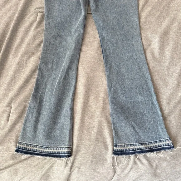Hollister High Rise Bootcut Jeans - Picture 8 of 8